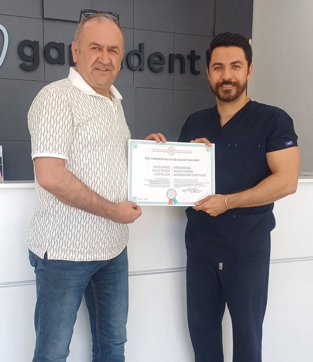 Özel Gama Dent Ağız ve Diş Sağlığı Polikliniği, sağlık turizmi yetki belgesini alarak yurt dışına açılan ve uluslararası "Hastalara" hizmet verme yetkisini alan modern polikliniklerimizden oldu.